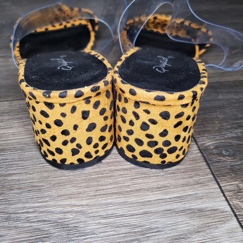 QUPID Leopard Print Open Toe Block Heel - Picture 7 of 7